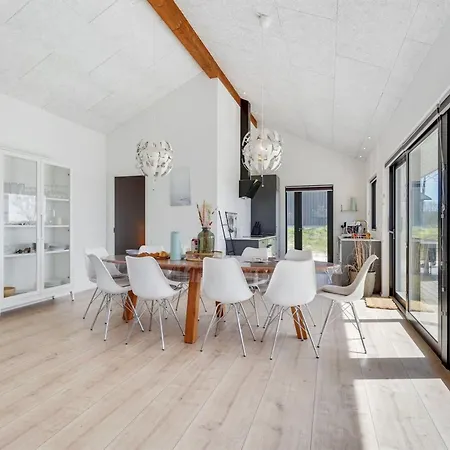 Prázdninový dům Haley - 150m From The Sea By Interhome